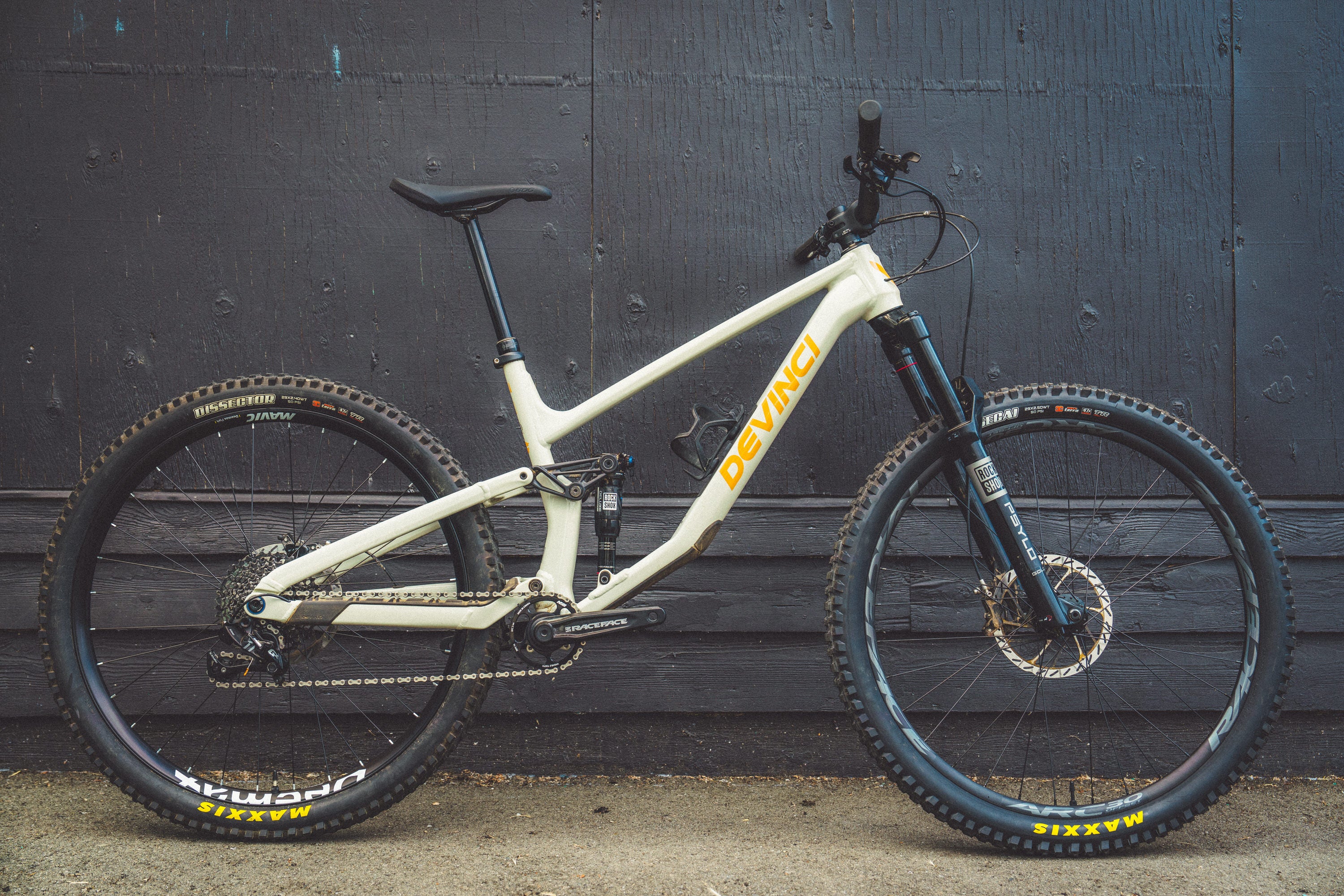 **USED** 2025 Devinci Troy ST - Custom Build - L - Stoneware Orange