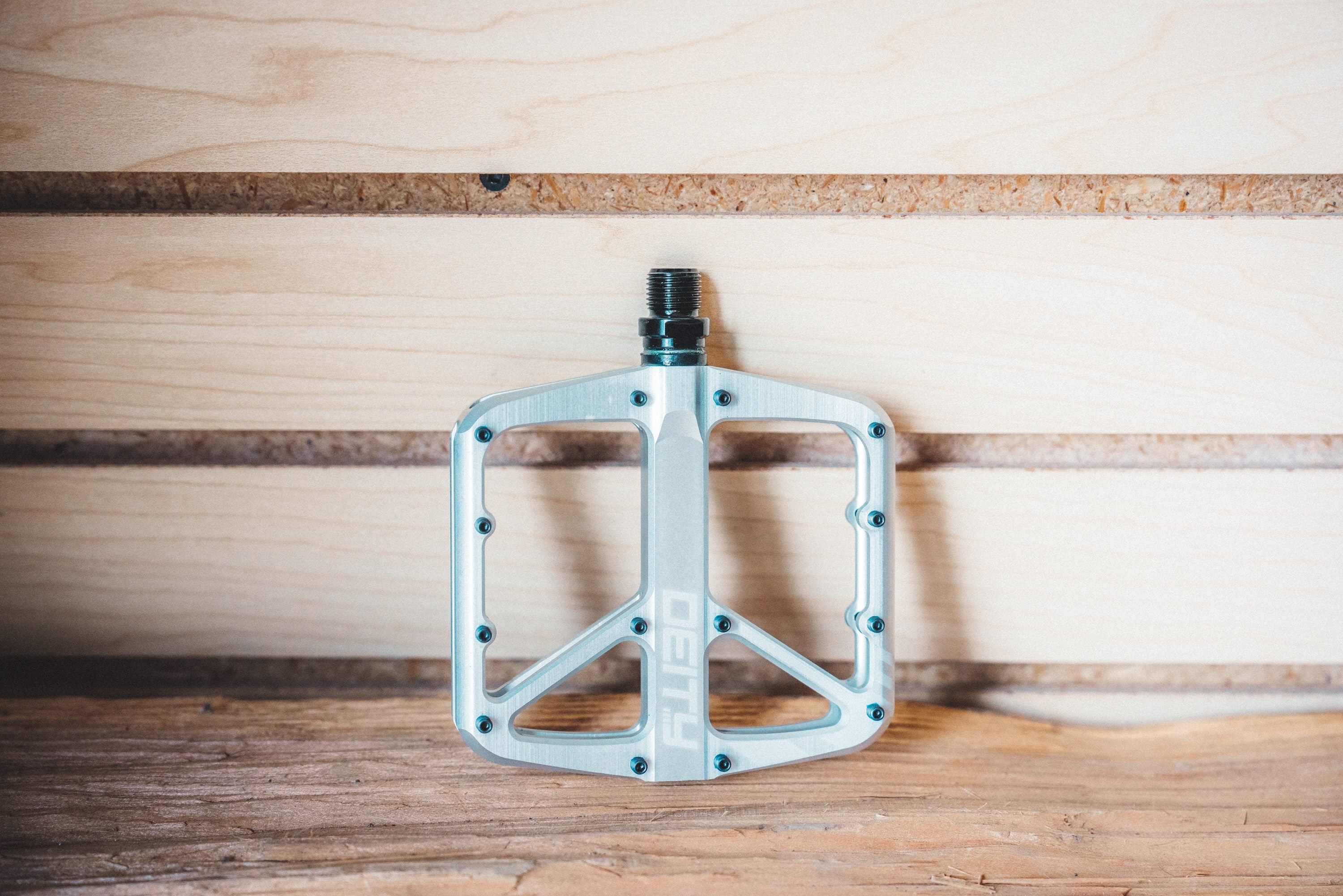 Deity SuperVillain Platform Pedals