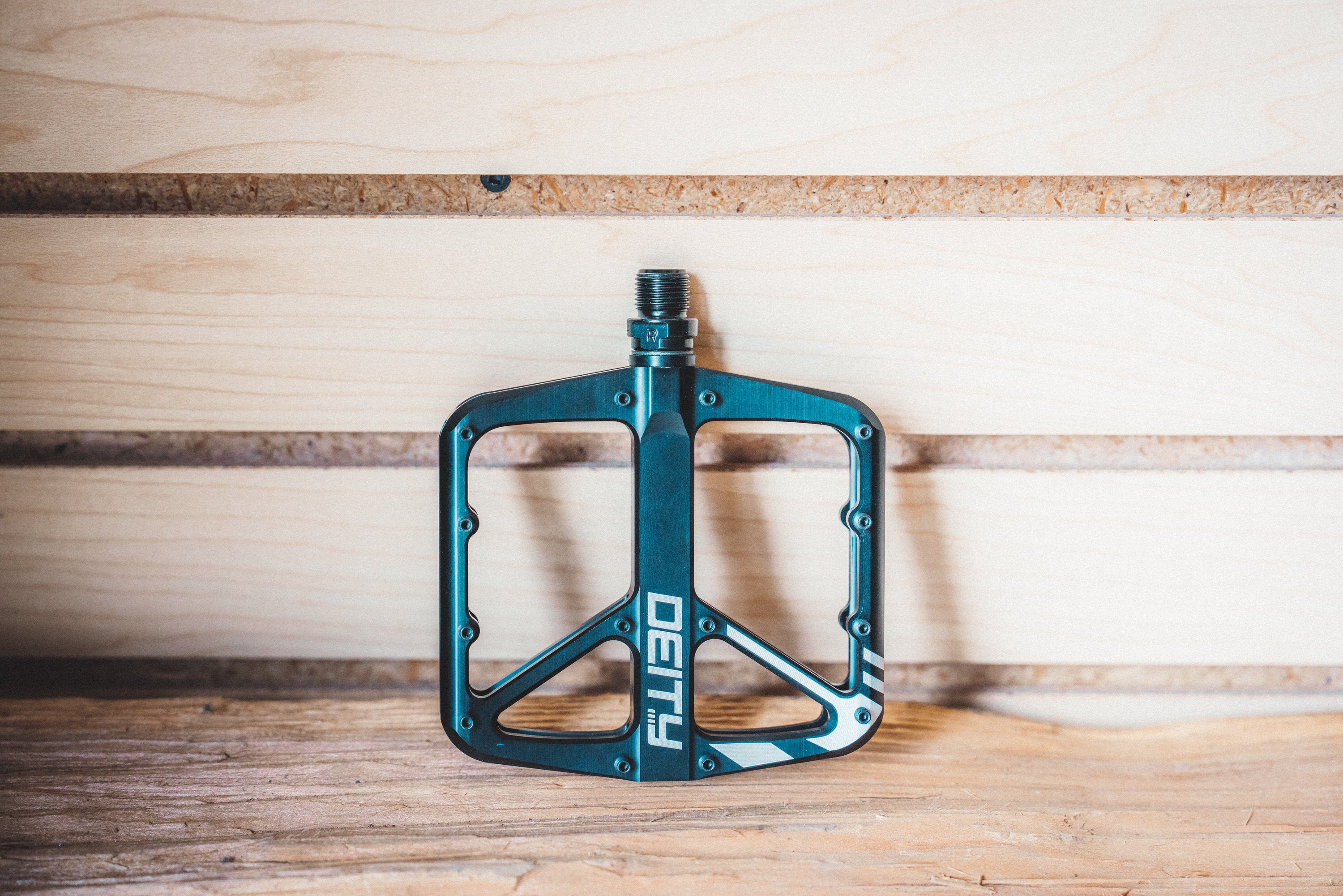 Deity SuperVillain Platform Pedals