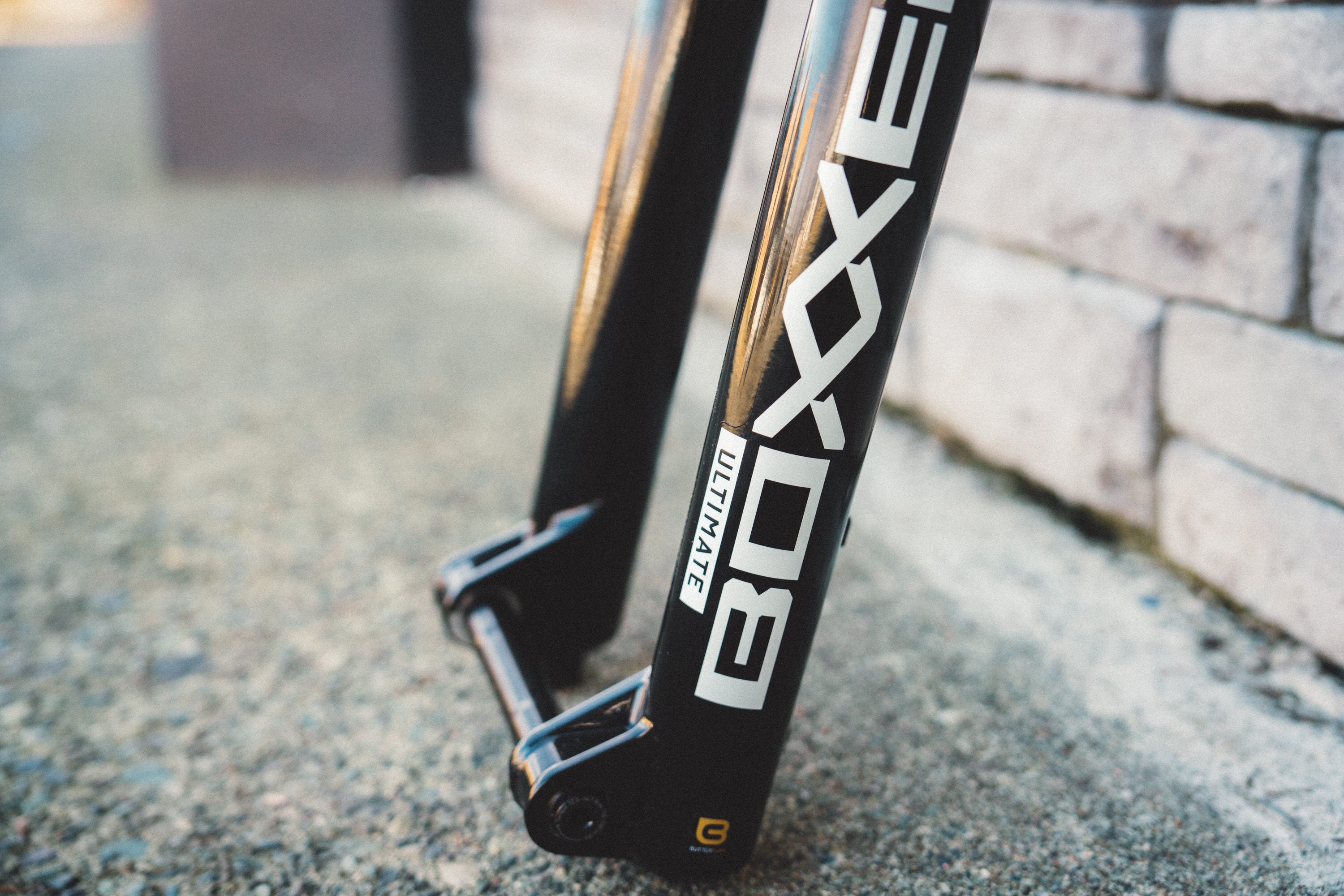 RockShox BoXXer Ultimate D1 Fork, 29'', DebonAir+ W/ButterCups, 200mm, 1-1/8'', 20x110mm Boost TA, Rake: 52mm, Black