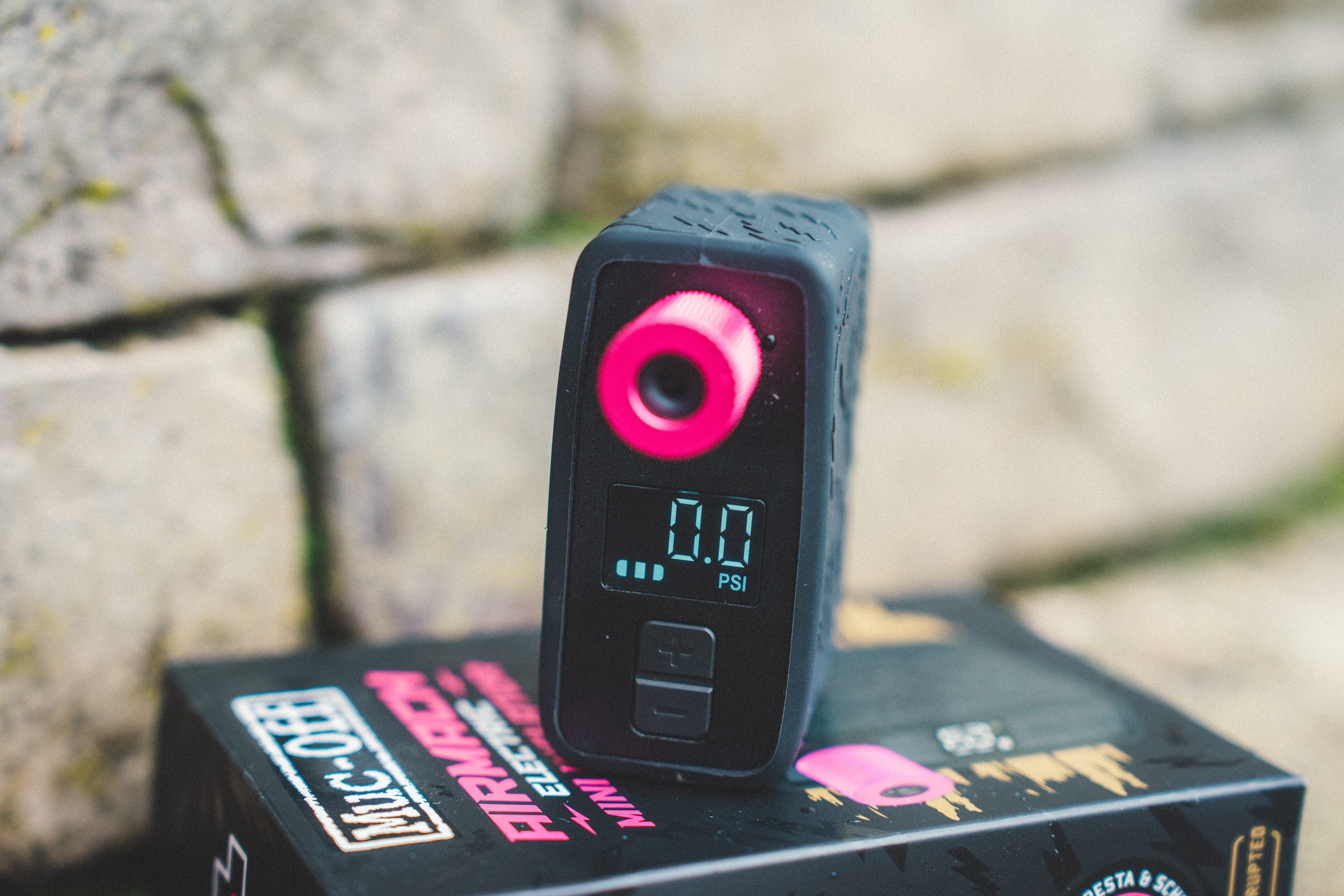 Muc-Off Airmach Electric Mini Inflator Pro 100psi Pump