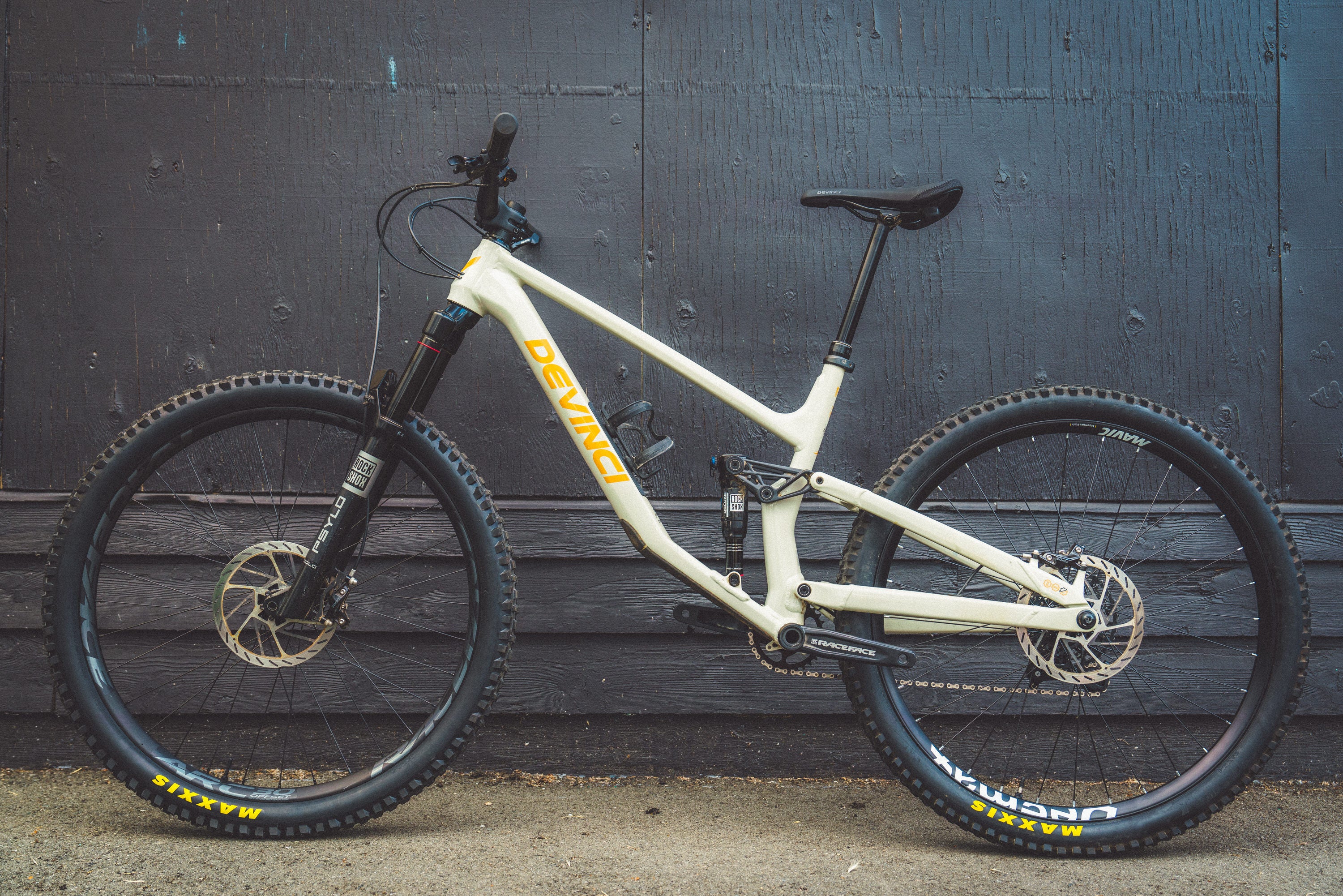 **USED** 2025 Devinci Troy ST - Custom Build - L - Stoneware Orange