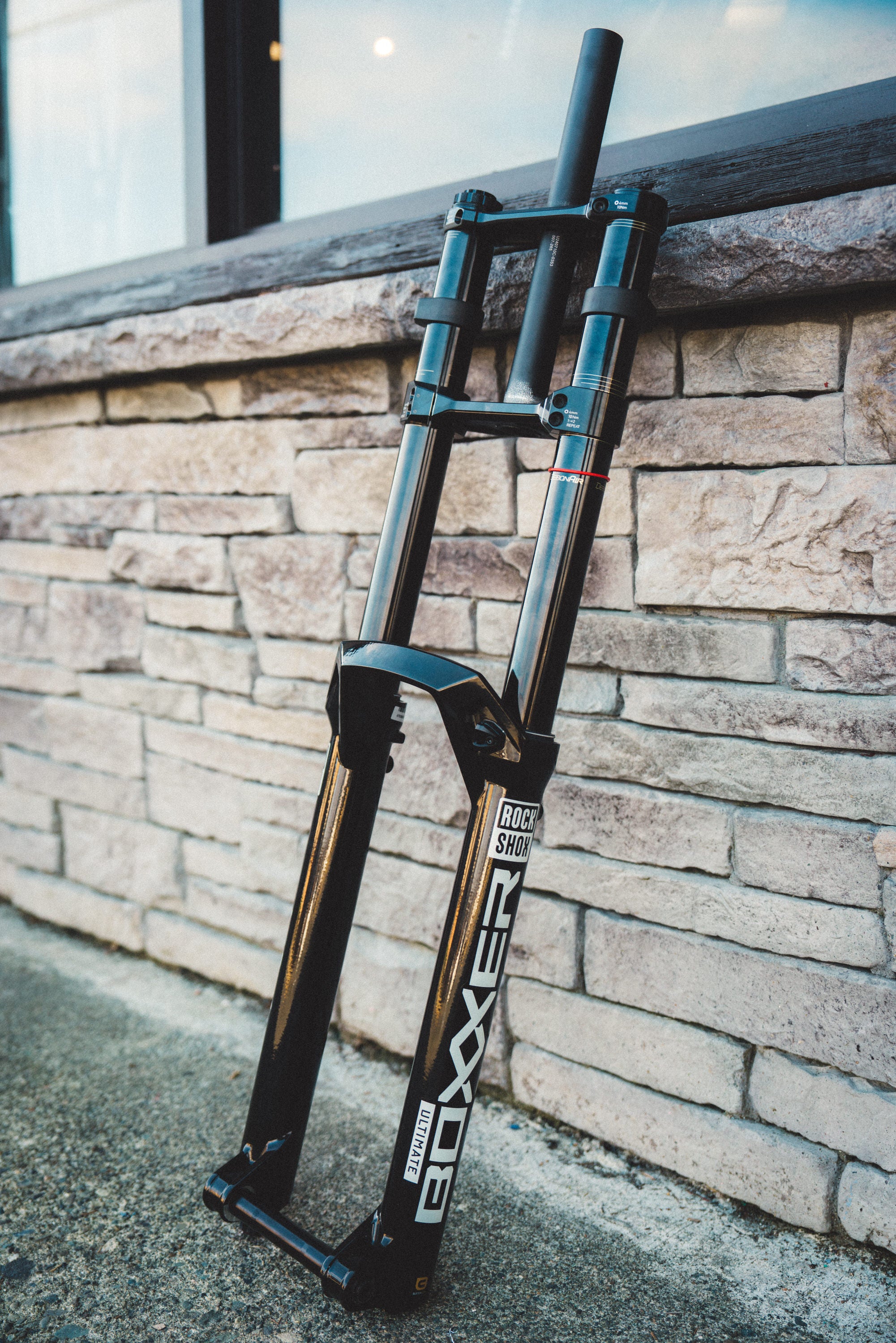 RockShox BoXXer Ultimate D1 Fork, 29'', DebonAir+ W/ButterCups, 200mm, 1-1/8'', 20x110mm Boost TA, Rake: 52mm, Black