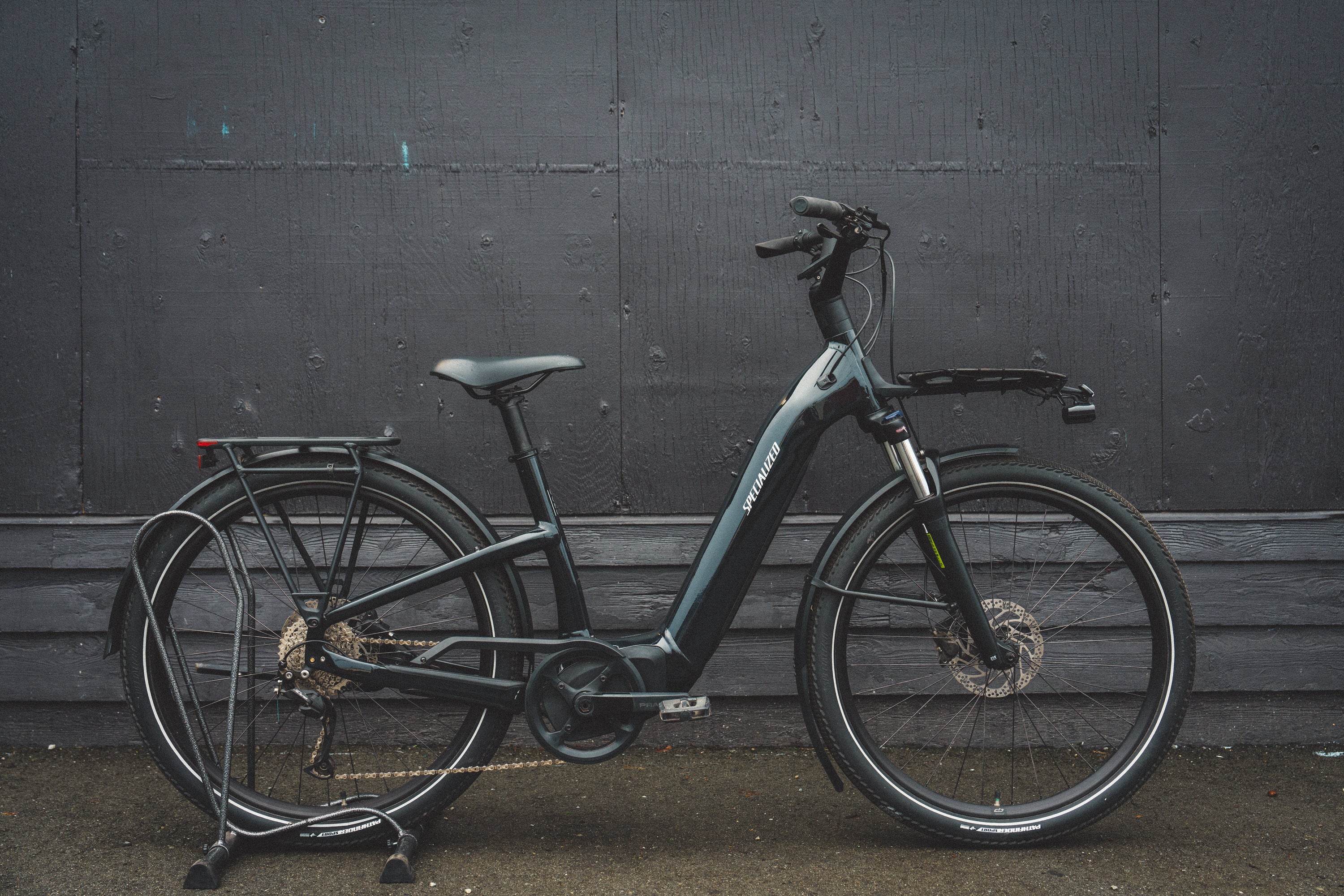 Used Specialized Como 3.0 - Cast Black/Silver Reflective - Small