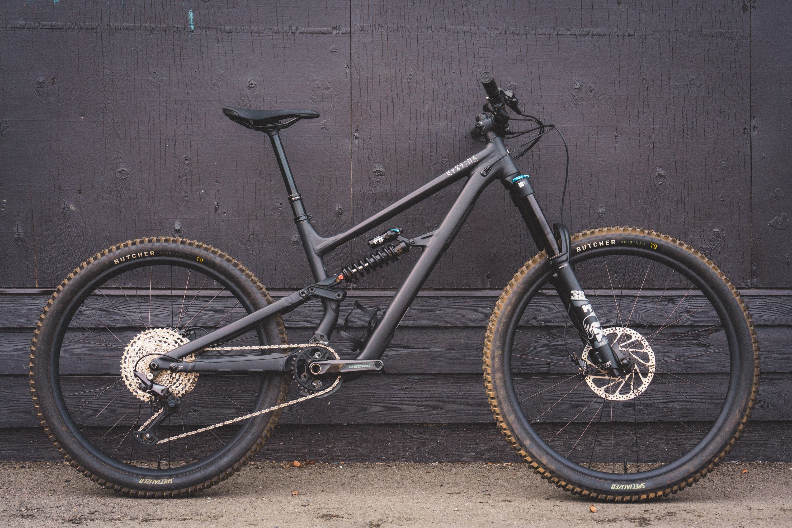 **Near-New** Specialized Status 2 - 170 Base S3 Satin Obsidian / Dune White
